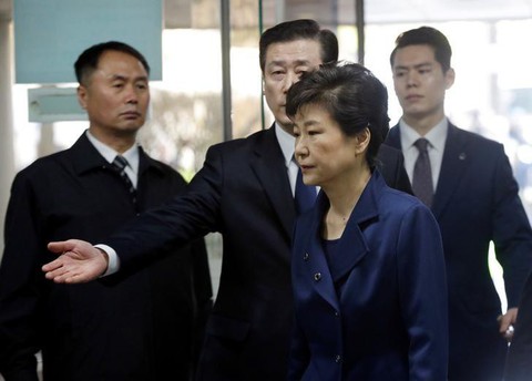 Hàn Quốc truyền hình trực tiếp buổi tuyên án bà Park Geun Hye - Ảnh 1. Hàn Quốc truyền hình trực tiếp buổi tuyên án bà Park Geun Hye - Ảnh 1.