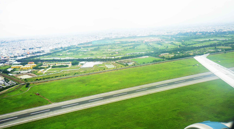 Sân bay Tân Sơn Nhất: Cần đất sân golf thì lấy đất của sân golf - Ảnh 2. Sân bay Tân Sơn Nhất: Cần đất sân golf thì lấy đất của sân golf - Ảnh 2.