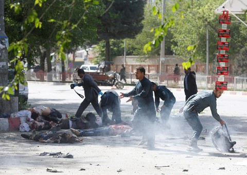 Đánh bom kép ở Kabul, 21 người chết, trong đó có 4 nhà báo - Ảnh 1. Đánh bom kép ở Kabul, 21 người chết, trong đó có 4 nhà báo - Ảnh 1.
