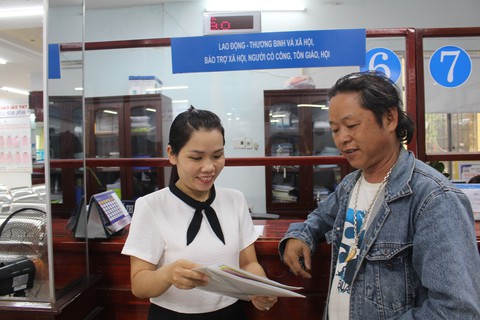 Nụ cười công chức Đà Nẵng: tôn vinh những bông hoa nụ cười - Ảnh 1. Nụ cười công chức Đà Nẵng: tôn vinh những bông hoa nụ cười - Ảnh 1.