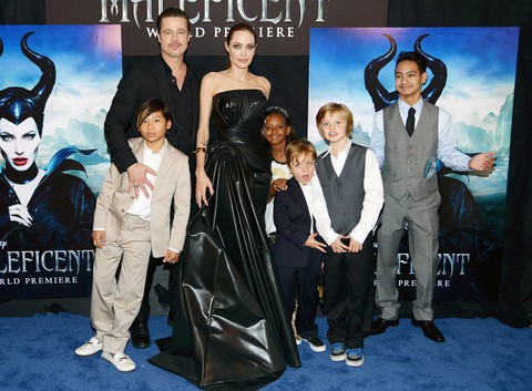 Brad Pitt và Angelina Jolie: 12 năm hội ngộ rồi chia ly... - Ảnh 19. Brad Pitt và Angelina Jolie: 12 năm hội ngộ rồi chia ly... - Ảnh 19.