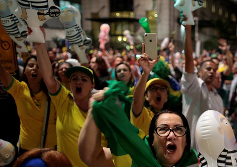 Brazil có thể rơi vào bạo loạn sau phán quyết với cựu tổng thống Lula - Ảnh 1. Brazil có thể rơi vào bạo loạn sau phán quyết với cựu tổng thống Lula - Ảnh 1.