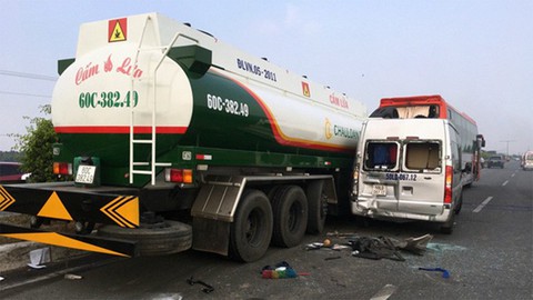 Đốt đồng dẫn đến tai nạn trên đường cao tốc, lỗi của ai? - Ảnh 1. Đốt đồng dẫn đến tai nạn trên đường cao tốc, lỗi của ai? - Ảnh 1.