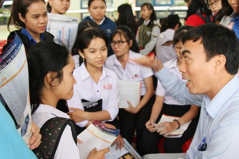 Nhiều cơ hội việc làm chờ sinh viên ngành quan hệ quốc tế - Ảnh 1. Nhiều cơ hội việc làm chờ sinh viên ngành quan hệ quốc tế - Ảnh 1.