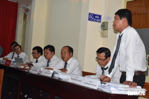 7 luật sư bào chữa, đại gia không thoát tội giao cấu với trẻ em - Ảnh 2. 7 luật sư bào chữa, đại gia không thoát tội giao cấu với trẻ em - Ảnh 2.