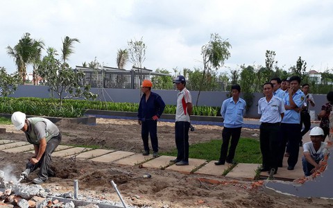 Đội quản lý trật tự xây dựng đô thị ở TP.HCM sẽ làm những việc gì?- Ảnh 1. Theo đề án thí điểm được trình, đội quản lý trật tự xây dựng đô thị quận, huyện sẽ kế thừa toàn bộ chức năng, nhiệm vụ của thanh tra xây dựng trực thuộc Sở Xây dựng TP và một phần chức năng của phòng quản lý đô thị và phòng tài nguyên và môi trường - Ảnh: TIẾN LONG