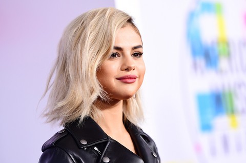 Selena Gomez và hình ảnh cô phù thủy trưởng thành tuổi 26 - Ảnh 13. Selena Gomez và hình ảnh cô phù thủy trưởng thành tuổi 26 - Ảnh 13.