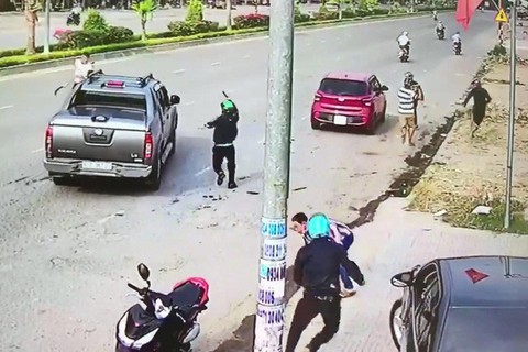 Nghi can cầm đầu vụ nổ súng như phim ở Nhơn Trạch đầu thú - Ảnh 1. Nghi can cầm đầu vụ nổ súng như phim ở Nhơn Trạch đầu thú - Ảnh 1.