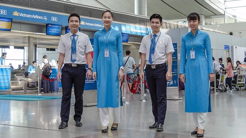 Quản lý hoạt động bay: nghề khắc nghiệt nhưng hấp dẫn - Ảnh 1. Quản lý hoạt động bay: nghề khắc nghiệt nhưng hấp dẫn - Ảnh 1.
