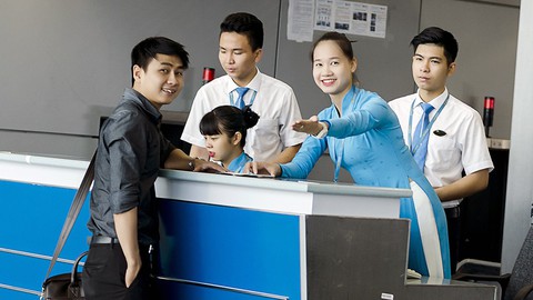 Quản lý hoạt động bay: nghề khắc nghiệt nhưng hấp dẫn - Ảnh 2. Quản lý hoạt động bay: nghề khắc nghiệt nhưng hấp dẫn - Ảnh 2.