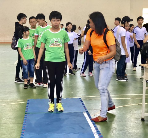 Rộn ràng tết thể thao của học trò - Ảnh 1. Rộn ràng tết thể thao của học trò - Ảnh 1.