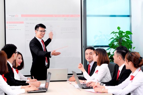Phát triển nguồn nhân lực - bí kíp giúp ngân hàng thành công - Ảnh 1. Phát triển nguồn nhân lực - bí kíp giúp ngân hàng thành công - Ảnh 1.