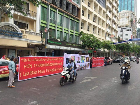 Bị lừa 15.000 tỉ đồng: hoa mắt với bẫy lãi suất khủng của Ifan - Ảnh 1. Bị lừa 15.000 tỉ đồng: hoa mắt với bẫy lãi suất khủng của Ifan - Ảnh 1.