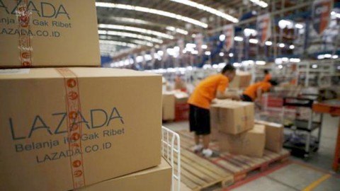 trung tâm đóng gói hàng của lazada tại indonesia - ảnh reuters trung tâm đóng gói hàng của lazada tại indonesia - ảnh reuters