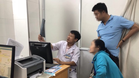 Nỗi lo... tê bàn tay - Ảnh 1. Nỗi lo... tê bàn tay - Ảnh 1.