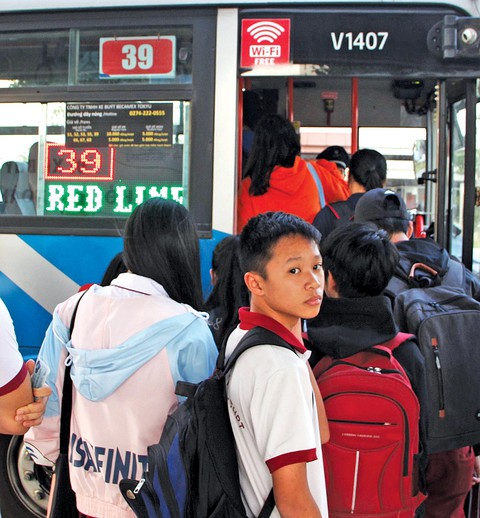 Buýt xanh lăn bánh nhanh kiểu Nhật - Ảnh 6. Buýt xanh lăn bánh nhanh kiểu Nhật - Ảnh 6.