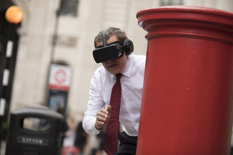 Điệp viên hài nhất mọi thời đại Johnny English tái xuất - Ảnh 4. Điệp viên hài nhất mọi thời đại Johnny English tái xuất - Ảnh 4.