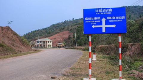 Chinh phục cực Tây Tổ quốc: đến nơi một con gà gáy ba nước cùng nghe - Ảnh 4. Chinh phục cực Tây Tổ quốc: đến nơi một con gà gáy ba nước cùng nghe - Ảnh 4.