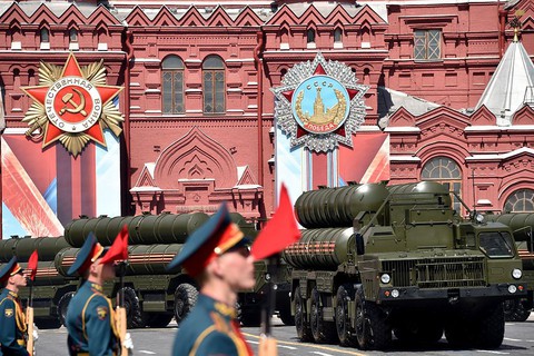 Nga khởi động hệ thống tên lửa phòng không S-400 ở Syria - Ảnh 2. Nga khởi động hệ thống tên lửa phòng không S-400 ở Syria - Ảnh 2.