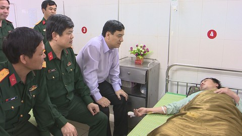Trung úy đội quy tập mộ liệt sĩ vướng mìn khi làm nhiệm vụ - Ảnh 1. Trung úy đội quy tập mộ liệt sĩ vướng mìn khi làm nhiệm vụ - Ảnh 1.
