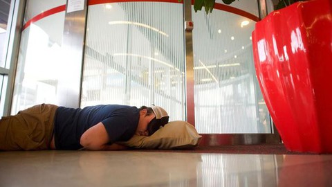 Hầu hết hành khách máy bay không biết quyền lợi của mình - Ảnh 1. Hầu hết hành khách máy bay không biết quyền lợi của mình - Ảnh 1.