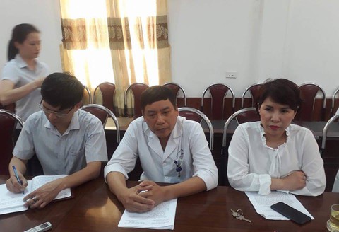 Tạm đình chỉ êkíp mổ vụ chết bất thường sau khi chữa gãy tay - Ảnh 1.