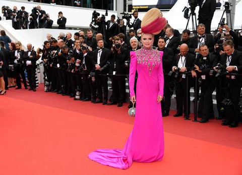 Dàn người đẹp vô danh và phản cảm trên thảm đỏ Cannes - Ảnh 1. Dàn người đẹp vô danh và phản cảm trên thảm đỏ Cannes - Ảnh 1.