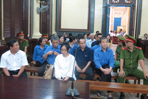 Chi cục thuế tính có lợi cho Hứa Thị Phấn gần 200 tỉ? - Ảnh 1. Chi cục thuế tính có lợi cho Hứa Thị Phấn gần 200 tỉ? - Ảnh 1.