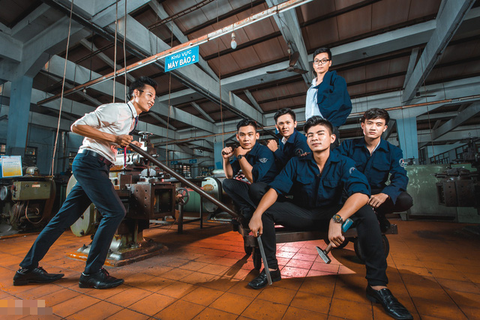 Ảnh kỷ yếu cực ngầu của sinh viên cơ khí - Ảnh 2. Ảnh kỷ yếu cực ngầu của sinh viên cơ khí - Ảnh 2.