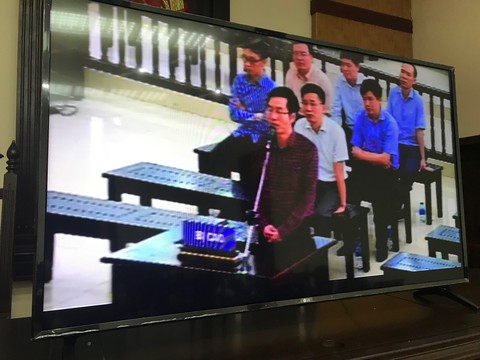 Phúc thẩm ông Đinh La Thăng: Các bị cáo nhận tội, xin giảm án - Ảnh 1. Phúc thẩm ông Đinh La Thăng: Các bị cáo nhận tội, xin giảm án - Ảnh 1.