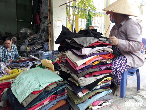 Tiểu thương dậy sóng vì Châu Đốc muốn xóa chợ sida - Ảnh 9. Tiểu thương dậy sóng vì Châu Đốc muốn xóa chợ sida - Ảnh 9.