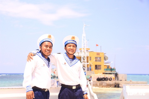 Câu chuyện nơi đầu sóng ngọn gió Trường Sa - Ảnh 7. Câu chuyện nơi đầu sóng ngọn gió Trường Sa - Ảnh 7.