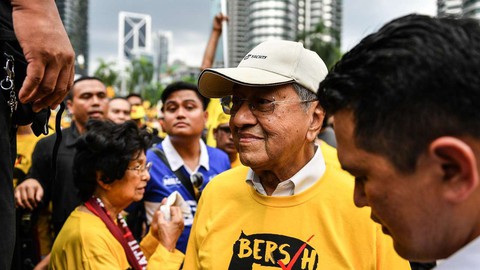 Bí mật trường thọ của thủ tướng 92 tuổi ở Malaysia - Ảnh 4. Bí mật trường thọ của thủ tướng 92 tuổi ở Malaysia - Ảnh 4.