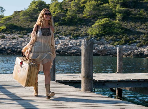 Cher và Meryl Streep tái hợp với Mamma Mia: Here We Go Again - Ảnh 10. Cher và Meryl Streep tái hợp với Mamma Mia: Here We Go Again - Ảnh 10.