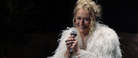 Cher và Meryl Streep tái hợp với Mamma Mia: Here We Go Again - Ảnh 3. Cher và Meryl Streep tái hợp với Mamma Mia: Here We Go Again - Ảnh 3.