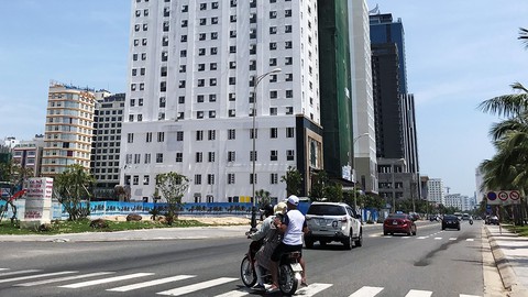 Tại sao Đà Nẵng lờn thuốc với công trình trái phép? - Ảnh 1. Tại sao Đà Nẵng lờn thuốc với công trình trái phép? - Ảnh 1.