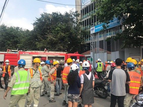 Cháy công trình trong Bệnh viện Việt - Pháp, công nhân tháo chạy - Ảnh 3. Cháy công trình trong Bệnh viện Việt - Pháp, công nhân tháo chạy - Ảnh 3.
