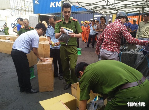 Lại phát hiện 2,5 tấn lá Khát tại cảng Hải Phòng - Ảnh 1. Lại phát hiện 2,5 tấn lá Khát tại cảng Hải Phòng - Ảnh 1.