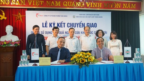 Dùng chiết xuất cây địa liền làm sản phẩm hỗ trợ điều trị xương khớp - Ảnh 1. Dùng chiết xuất cây địa liền làm sản phẩm hỗ trợ điều trị xương khớp - Ảnh 1.