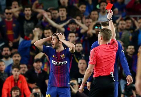 Hậu vệ Sergi Roberto bị treo giò 4 trận - Ảnh 1. Hậu vệ Sergi Roberto bị treo giò 4 trận - Ảnh 1.