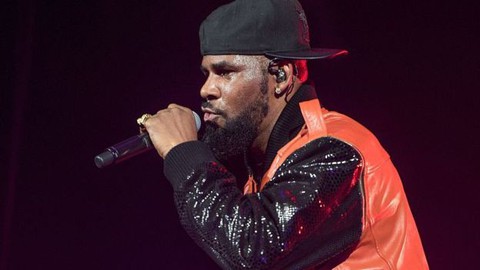 R. Kelly bị Spotify ngừng giới thiệu nhạc vì hành vi tình dục sai trái - Ảnh 3. R. Kelly bị Spotify ngừng giới thiệu nhạc vì hành vi tình dục sai trái - Ảnh 3.