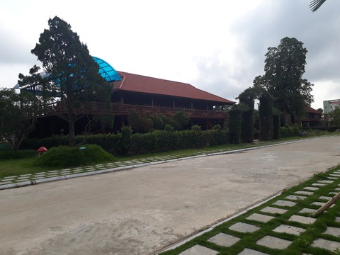 Em trai bí thư TP Thanh Hóa làm khu ẩm thực trên đất nông nghiệp - Ảnh 2. Em trai bí thư TP Thanh Hóa làm khu ẩm thực trên đất nông nghiệp - Ảnh 2.