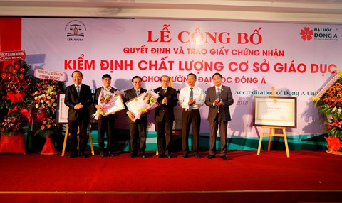 ĐH Đông Á đạt chuẩn kiểm định chất lượng giáo dục - Ảnh 2. ĐH Đông Á đạt chuẩn kiểm định chất lượng giáo dục - Ảnh 2.