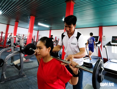 Những bạn trẻ chạy chân trần trên đường nhựa, đường đất - Ảnh 5. Những bạn trẻ chạy chân trần trên đường nhựa, đường đất - Ảnh 5.