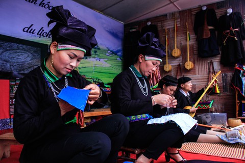 Đến cao nguyên đá Hà Giang nghe hát then, đàn tính - Ảnh 3. Đến cao nguyên đá Hà Giang nghe hát then, đàn tính - Ảnh 3.