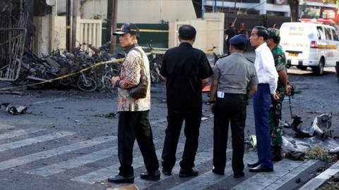 Gia đình đánh bom liều chết ở Indonesia từ Syria về - Ảnh 1. Gia đình đánh bom liều chết ở Indonesia từ Syria về - Ảnh 1.