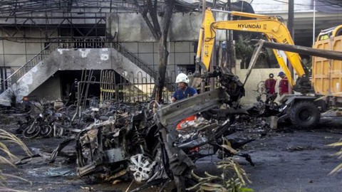 Gia đình đánh bom liều chết ở Indonesia từ Syria về - Ảnh 2. Gia đình đánh bom liều chết ở Indonesia từ Syria về - Ảnh 2.
