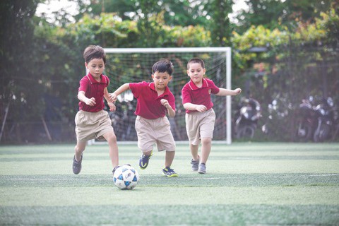 Bố mẹ, thầy cô nói gì về Trại hè Anh ngữ VAS? - Ảnh 1. Bố mẹ, thầy cô nói gì về Trại hè Anh ngữ VAS? - Ảnh 1.