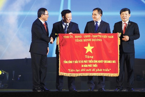 0-bi thu chu tich binh duong tang co 30 nam becamex idc 0-bi thu chu tich binh duong tang co 30 nam becamex idc