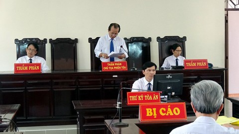 Vụ dâm ô ở Vũng Tàu: Kháng nghị hủy án, tạm đình chỉ chủ tọa - Ảnh 2. Vụ dâm ô ở Vũng Tàu: Kháng nghị hủy án, tạm đình chỉ chủ tọa - Ảnh 2.